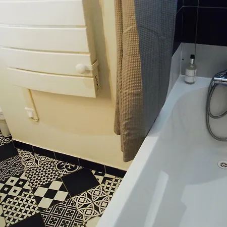 - Palais Gallien Apartment *